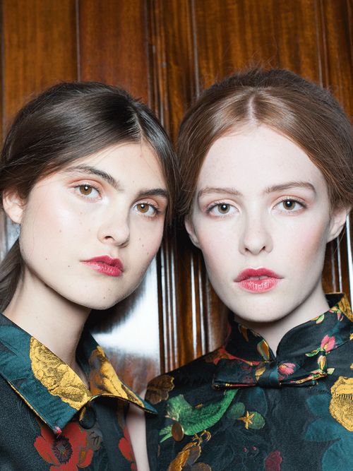 beauty, makeup, makeup looks, going out makeup, wedding makeup, prom makeup, makeup for going out, makeup for the bar, makeup for dates, date ready looks, what to wear on a date