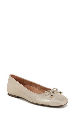 Vionic Klara Cap Toe Flat in Gold Met Leather at Nordstrom Rack, Size 6.5
