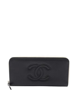 Chanel 2006-2008 Coco Mark perforated zip wallet - Zwart