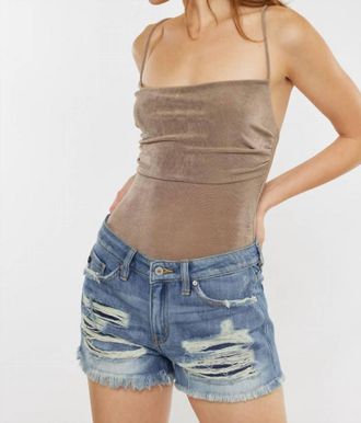 Kancan Gizelle Mid Rise Boyfriend Shorts In Medium Wash