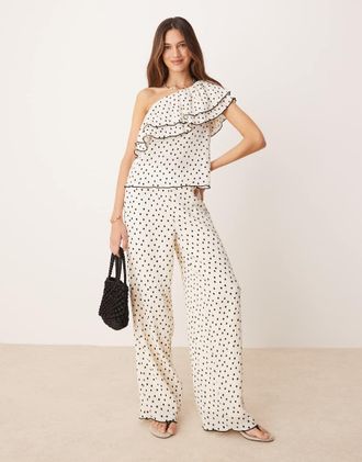 Vero Moda Pantaloni a fondo ampio color crema a pois neri in coordinato-Bianco