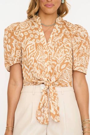 Elan Acorn Print Tie Front Top In Cognac