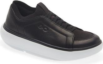 Oofos OOmg+ Club Walking Shoe in Black at Nordstrom, Size 11.5