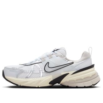 Nike (WMNS) Nike V2K Run Summit White Metallic Silver FD0736-100