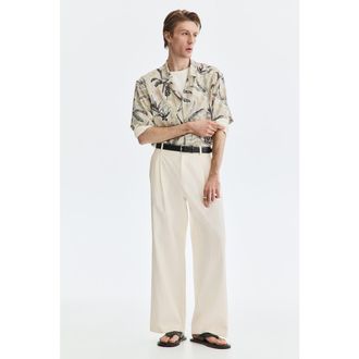 H&M Loose Fit Wide Trousers in Cream at Nordstrom, Size 32