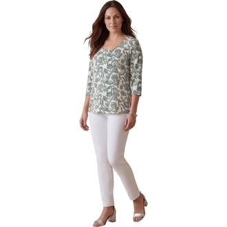 Jessica London Stretch Cotton Scoop Neck Tee in Mystic Pine Scroll Batik at Nordstrom, Size 24