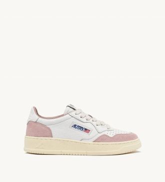 Autry Womens Medalist Low Sneaker In White/powder Pink Leather/suede