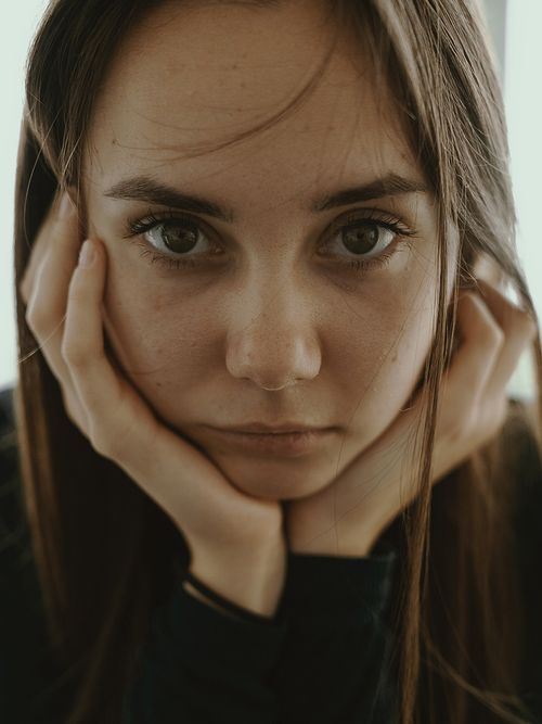 dark circles, how to get rid of dark circles, how to brighten undereyes, what causes dark circles, how do I get rid of my dark undereyes, how do I make my eyes look more awake, makeup tricks to help reduce dark circles