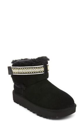 UGG Classic Ultra Mini Alpsey Boot in Black /Pale Lemon at Nordstrom Rack, Size 5