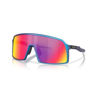 Oakley Sporty Sunglasses with Unique Design
