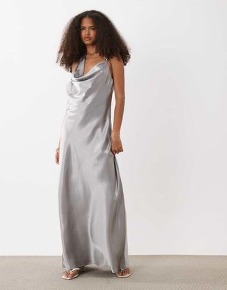 Vero Moda Vestito lungo in raso argento allacciato al collo con scollo rotondo sul davanti