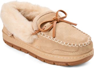 Dearfoams Fireside by Dearfoams Womens Gladstone Genuine Shearling Moccasin with Stitching