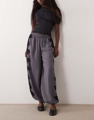 Asos pantaloni con inserto in pizzo grigio antracite-Verde