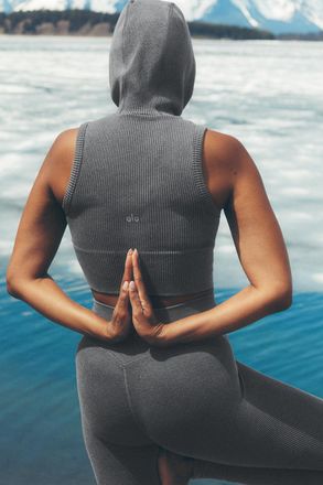 Alo | Seamless Two Tone Rib Hooded Vest in Dark Misty Grey Heather, Size: Medium