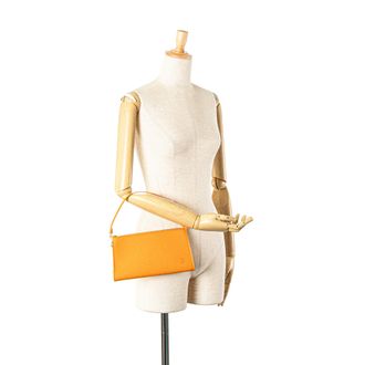 Louis Vuitton Epi Pochette Gestructureerde Handtas