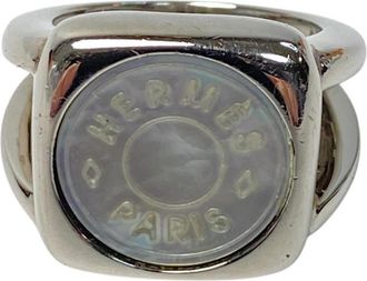 Herm&egrave;s Silver Metal Shell Band Ring (Pre-Owned)