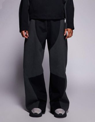 Nike Tech Boreas - Joggers neri e grigi con fondo aperto-Nero