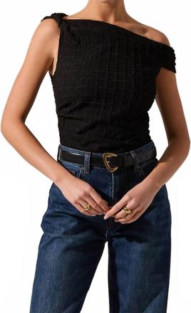 Astr Lindy Off The Shoulder Top In Black