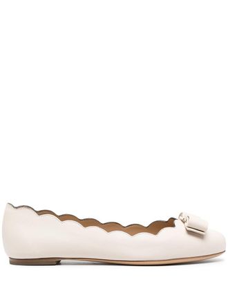 Ferragamo Varina gewelfde ballerinas - Beige