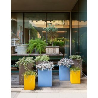 Slide Base Pot Giallo zafferano - 30 / 20 h 40 cm Vaso decorativo in polietilene originale Slide colorato giardino di design esterno interno bar ristorante