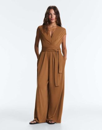 Oysho Tuta jumpsuit lunga marrone in misto modal incrociata