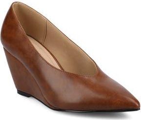 Journee Collection Danika Pointed Toe Pump in Cognac at Nordstrom Rack, Size 9.5
