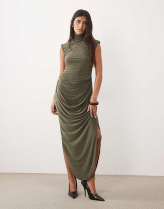 Asos vestito maxi con spalline imbottite, collo alto e dettaglio drappeggiato sui fianchi in kaki-Verde