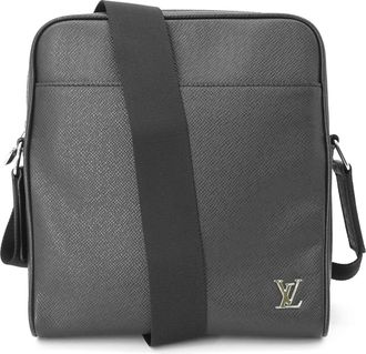 Louis Vuitton Black Taiga Leather Shoulder Bag (Pre-Owned)