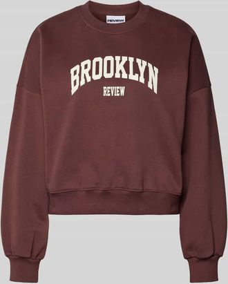 Review Sweatshirt mit Label-Print und Rundhalsausschnitt in Mittelbraun, Größe XL