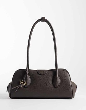 Calvin Klein Borsa da spalla martellata marrone cioccolato con emblema