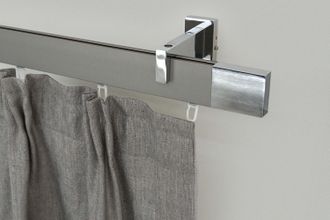 Garesa Gardinenstange »FLAT« 1 läufig-läufig Wunschmasslänge Rechteckprofil, Wandmontage, perfekter Lauf, modern, verlängerbar