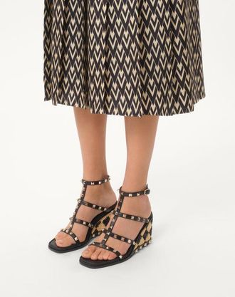 Valentino Garavani Sandalo Zeppa Rockstud In Vitello Con Ricamo Check 80Mm Donna NERO/NATURALE 35.5