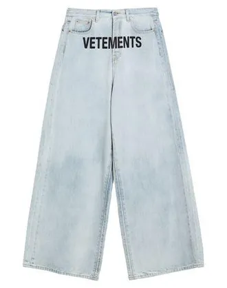 VETEMENTS HOSEN & R&Ouml;CKE - Jeanshosen auf YOOX.COM