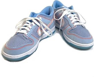 Nike Sneakers (Pre-Owned)