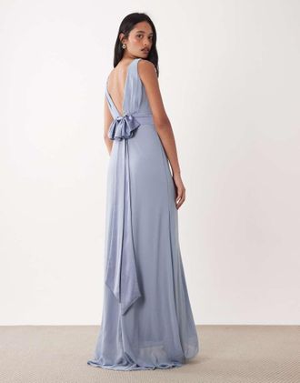 Tfnc Vestito lungo da cerimonia in chiffon blu polvere con fiocco in raso