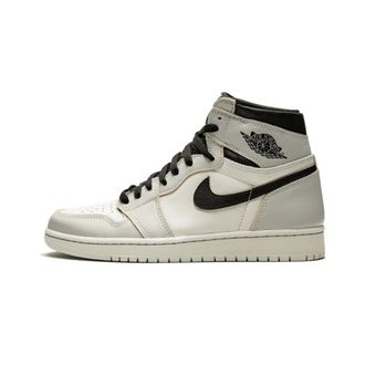 Nike Jordan 1 Retro High OG Defiant SB NYC to Paris - unisex - Sport - Grijs - Maat: 45 EU Zijde
