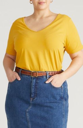 Universal Standard Double V-Neck T-Shirt in Goldenrod Yellow at Nordstrom, Size 4Xl