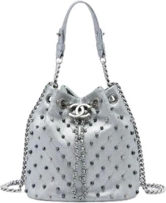 Chanel Pre-owned Chanel Bolso Cubo Acolchado con Tachuelas - Pre-owned - Mujer - Gris - ONE SIZE