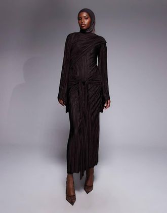 Asos Vestito lungo pliss&eacute; color cioccolato con drappeggio-Marrone