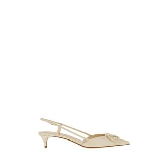 Valentino Garavani Lakleren pump - Dames - Schoenen - Beige - Maat: 38 EU Leer