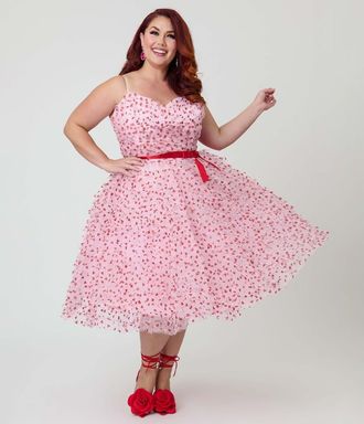 Unique Vintage Plus Size Tulle Sweetheart Cupcake Swing Dress in Pink W/Red Hearts at Nordstrom, Size 5X