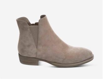 Vaneli Womens Harman Boots In Miliary Suede