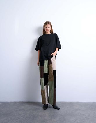 Topshop Pantaloni in camoscio sintetico multicolore effetto patchwork in coordinato