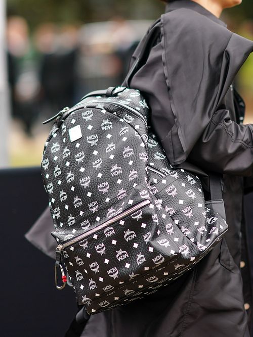 Meine Damen, holt eure Backpacks raus! Der Rucksack-Trend ist cooler als je zuvor. Und wer eine Fashionista sein will, muss jetzt Rücken haben!