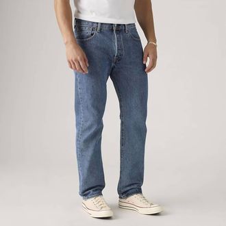 Levi's Straight Fit Jean In Medium Stonewash
