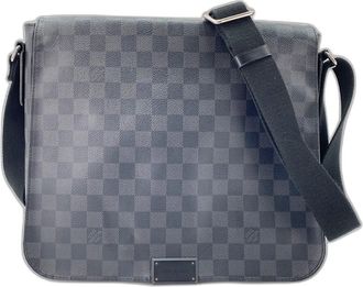 Louis Vuitton Black Shoulder Bag (Pre-Owned)