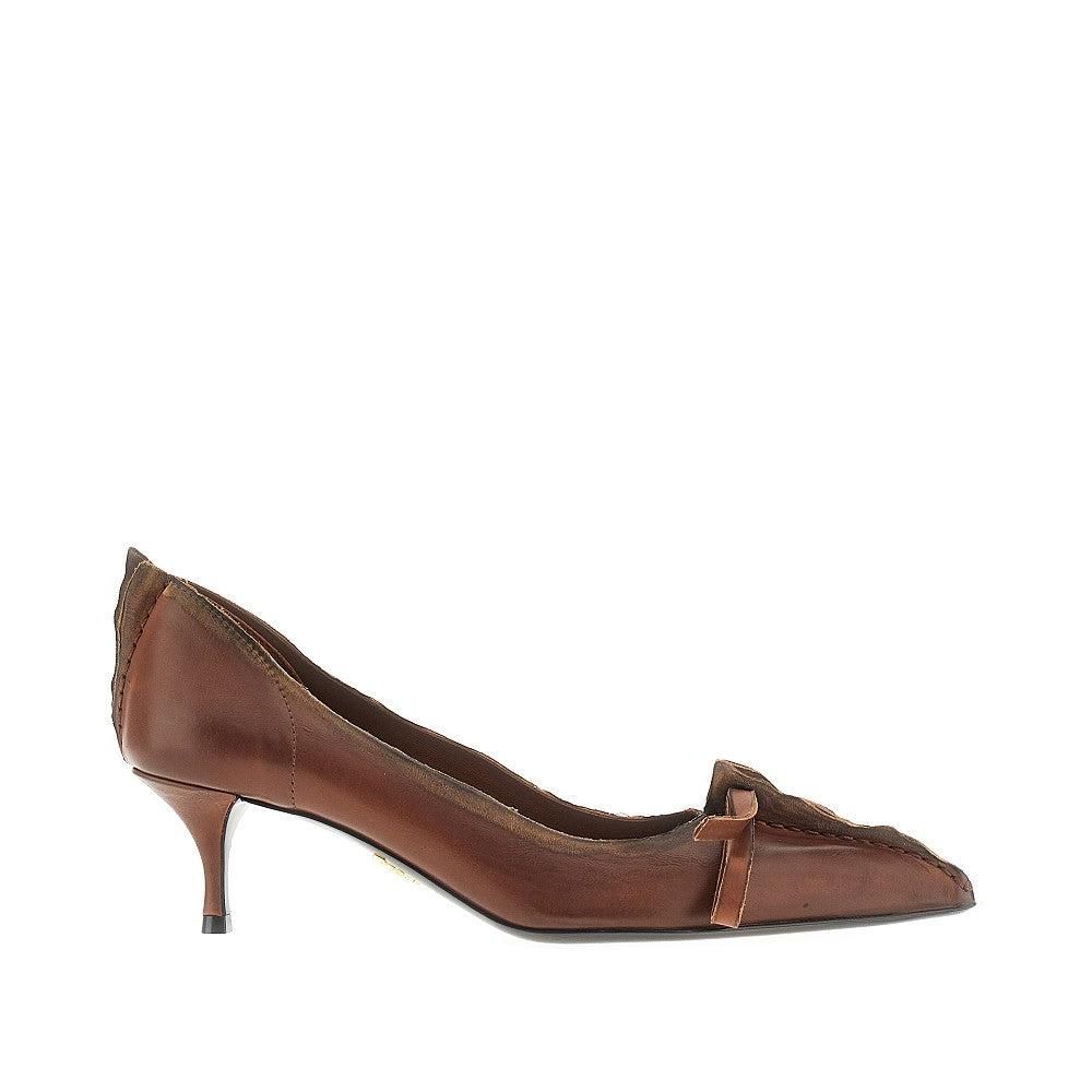 靴 Prada lace up kitten heel pointed toe PRADA Vintage Black Leather Pointed Toe Pumps With Floral