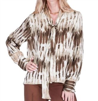 Jade Yoga Tie Long Sleeve Shirt In Desert Mirage