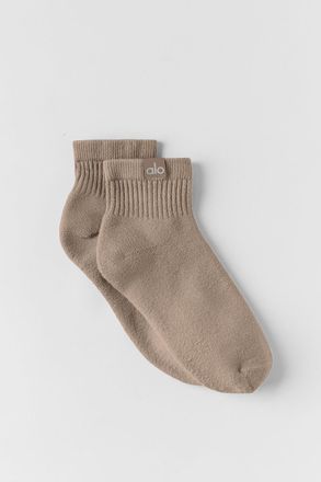 Alo | Quarter Crew Street Socks in Gravel Beige, Size: Medium