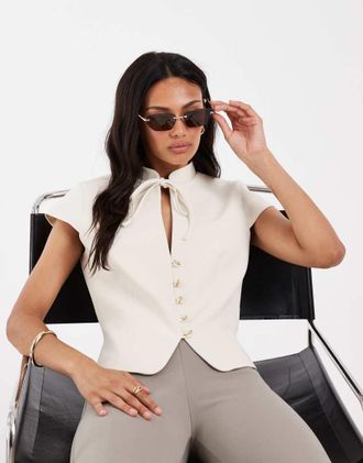 Asos Top sartoriale con apertura a goccia e colletto alla coreana-Bianco